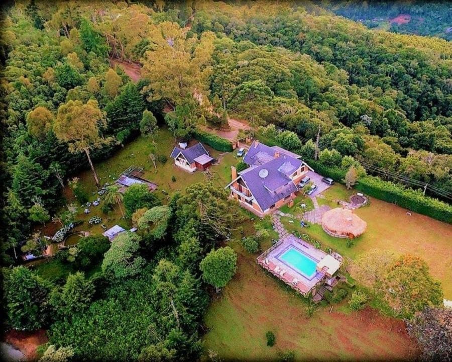 Village Pôr do Sol by Concavus